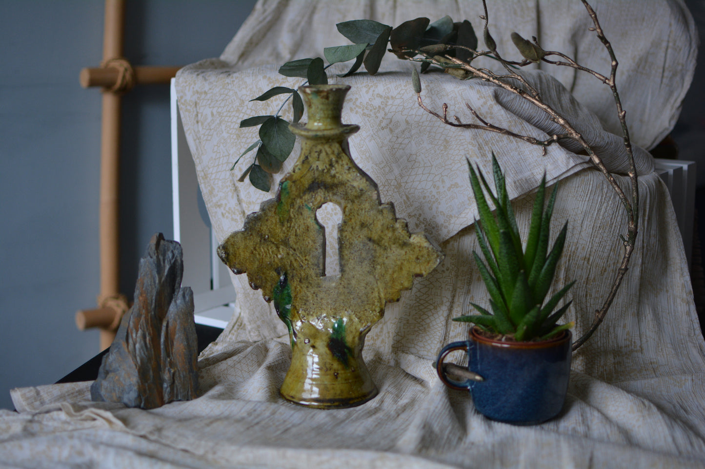 Keyhole Candle Stand