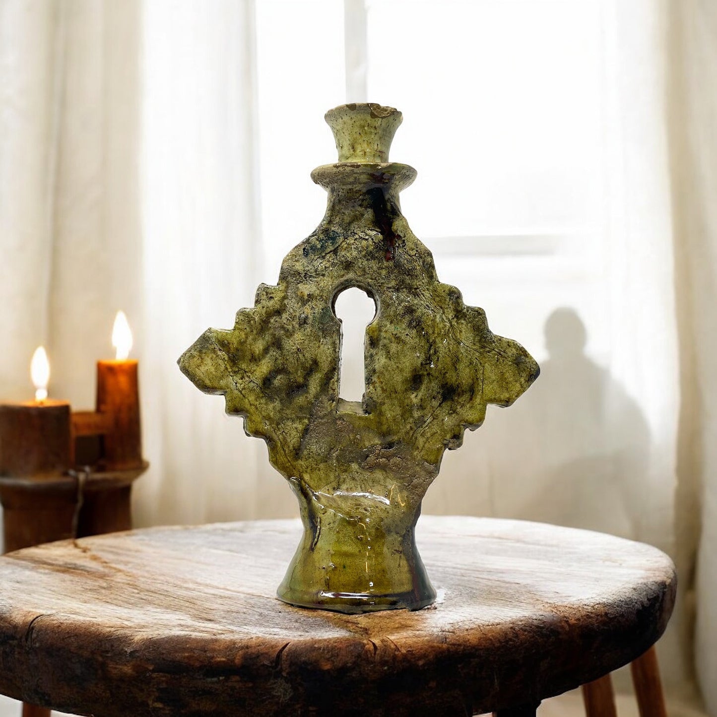 Keyhole Candle Stand