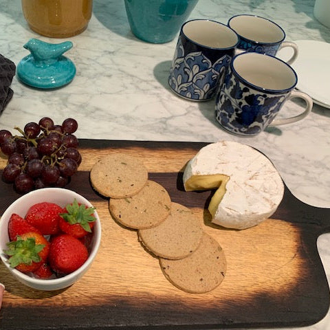 Pyrograph two-toned - Handmade serving board